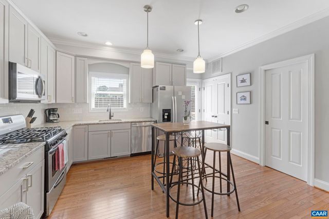 1012 LOCUST LN, Charlottesville, VA 22901