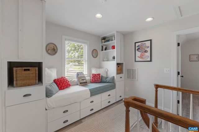 1012 LOCUST LN, Charlottesville, VA 22901