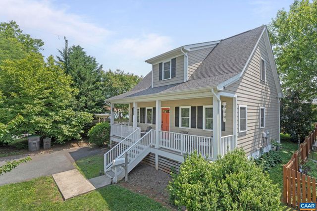 1012 LOCUST LN, Charlottesville, VA 22901