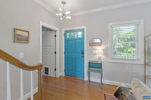 1012 LOCUST LN, Charlottesville, VA 22901