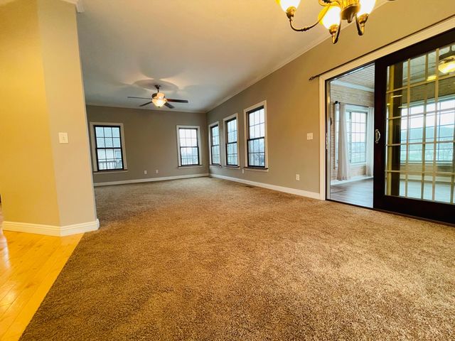926 Fairway Drive, Howard, OH 43028