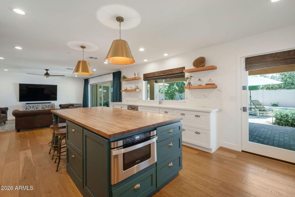 Image 8 of property listing at 8543 E SAN MARCOS Drive, Scottsdale, AZ 85258