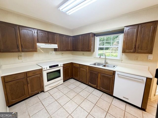 7499 Saybrook Trail, Jonesboro, GA 30236
