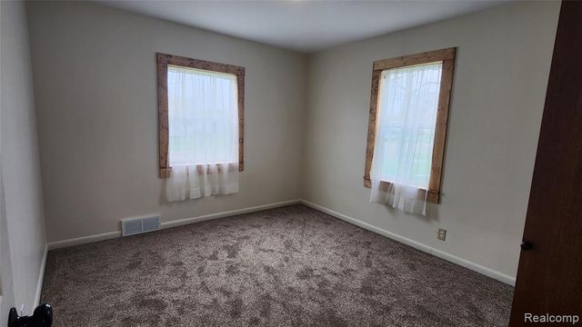 1233 W Coldwater Road, Flint, MI 48505