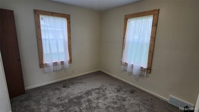 1233 W Coldwater Road, Flint, MI 48505
