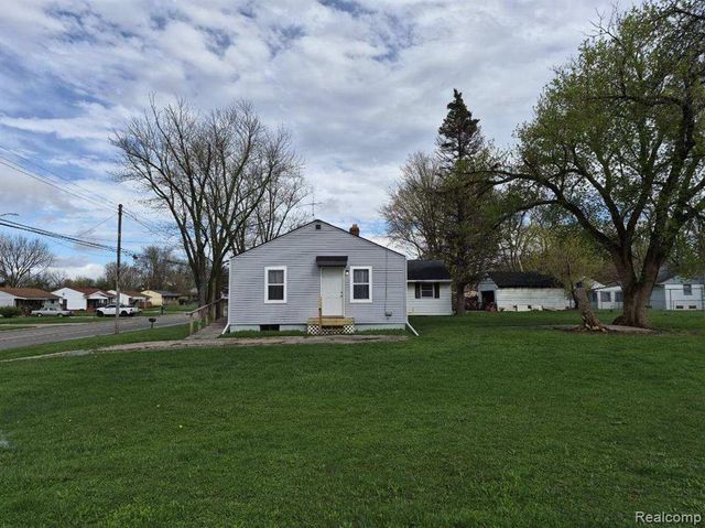 1233 W Coldwater Road, Flint, MI 48505