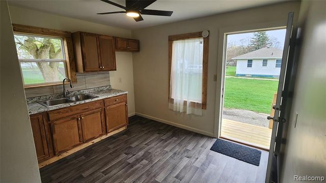 1233 W Coldwater Road, Flint, MI 48505
