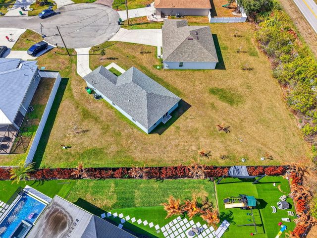 6217 NW Gatun Court, Port St. Lucie, Port St Lucie, FL 34986