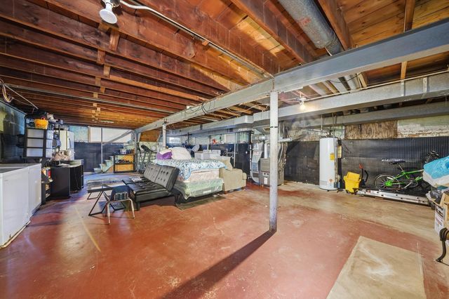 13921 S Stewart Avenue, Riverdale, IL 60827