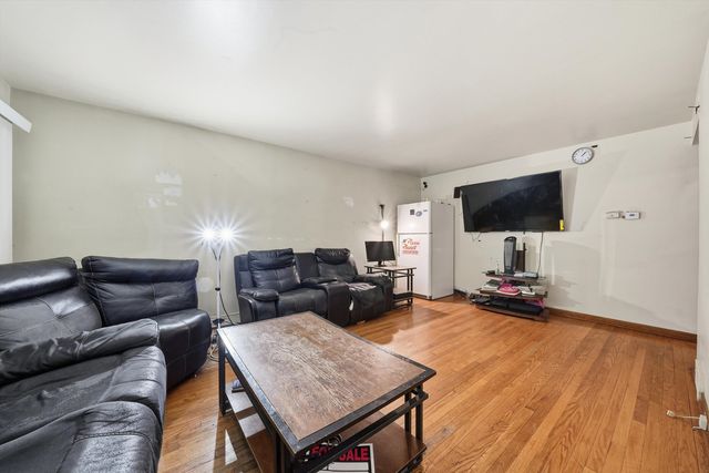 13921 S Stewart Avenue, Riverdale, IL 60827