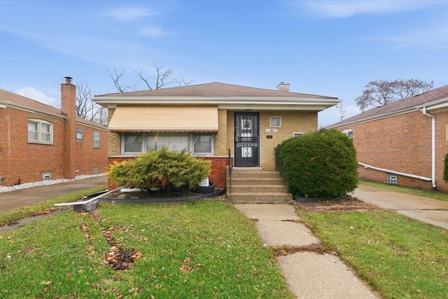 13921 S Stewart Avenue, Riverdale, IL 60827