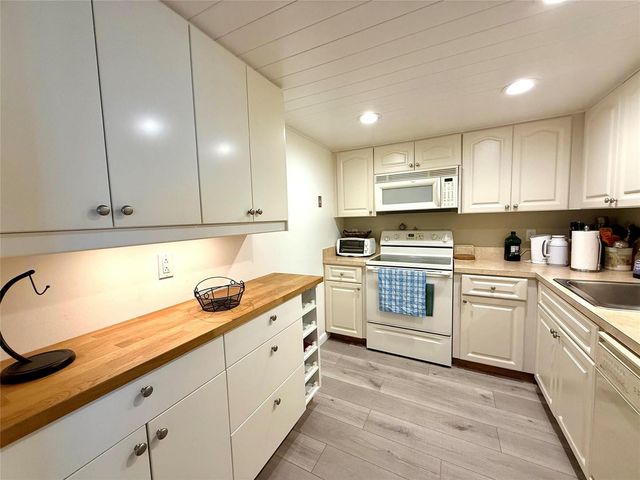 101 BRINY Avenue 1104, Pompano Beach, FL 33062