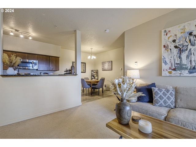 11830 Nw HOLLY SPRINGS Ln 403, Portland, OR 97229