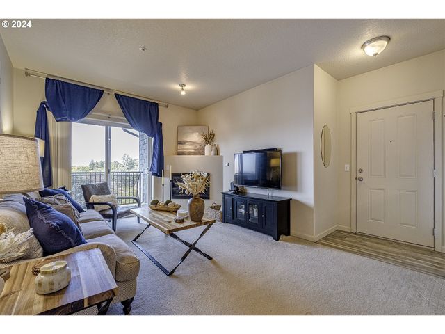 11830 Nw HOLLY SPRINGS Ln 403, Portland, OR 97229