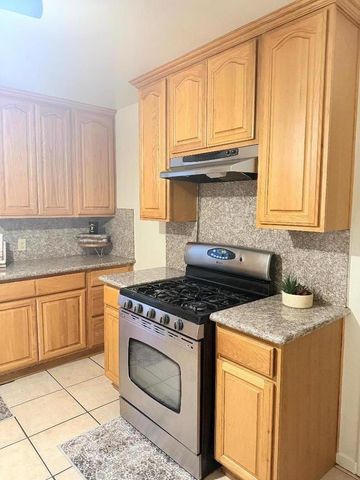 440 W 7th Street, Gilroy, CA 95020