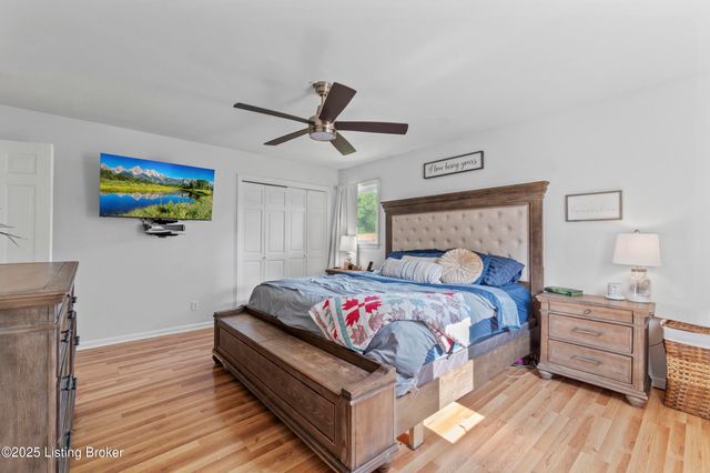 132 Green Acres Rd, Taylorsville, KY 40071