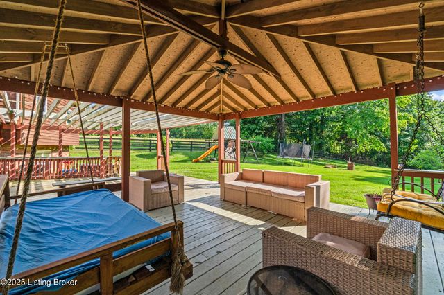 132 Green Acres Rd, Taylorsville, KY 40071