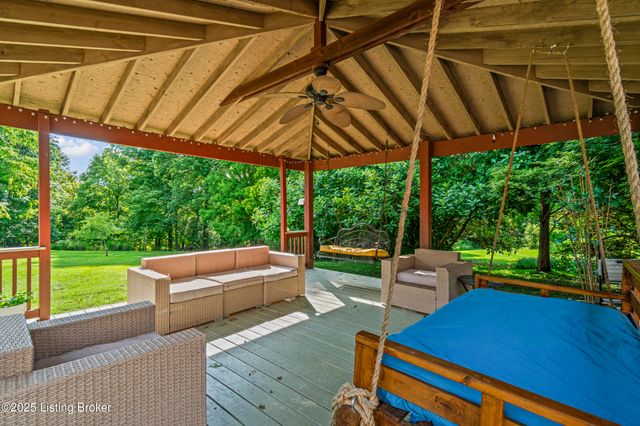 132 Green Acres Rd, Taylorsville, KY 40071