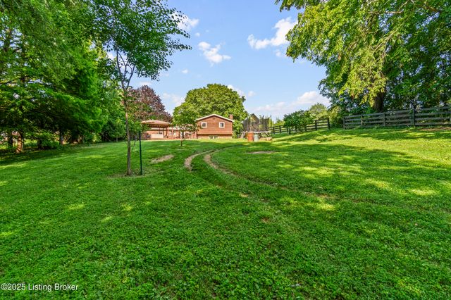 132 Green Acres Rd, Taylorsville, KY 40071