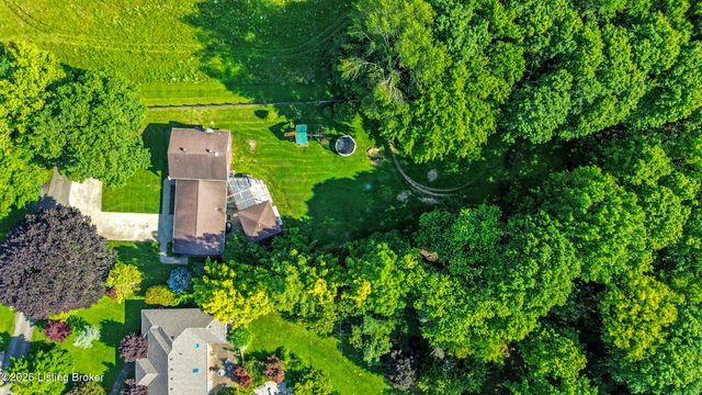 132 Green Acres Rd, Taylorsville, KY 40071