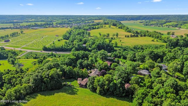 132 Green Acres Rd, Taylorsville, KY 40071