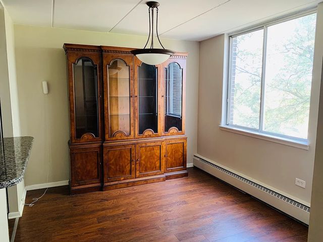 225 S Rohlwing Road 518, Palatine, IL 60074