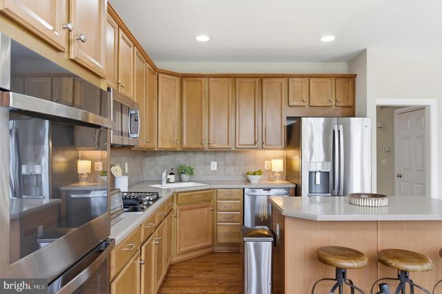 8002 SAMUEL WALLIS ST, Lorton, VA 22079