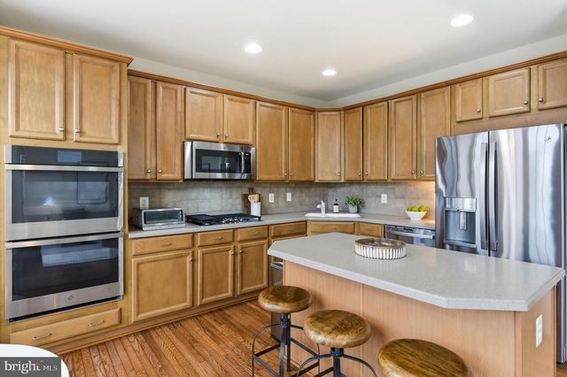 8002 SAMUEL WALLIS ST, Lorton, VA 22079