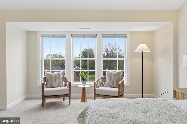 8002 SAMUEL WALLIS ST, Lorton, VA 22079