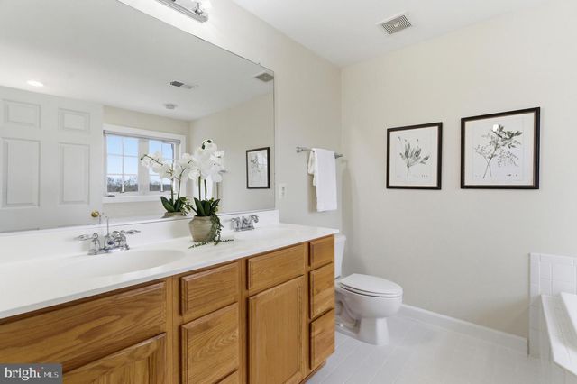 8002 SAMUEL WALLIS ST, Lorton, VA 22079