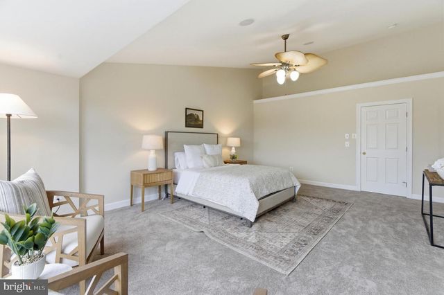 8002 SAMUEL WALLIS ST, Lorton, VA 22079