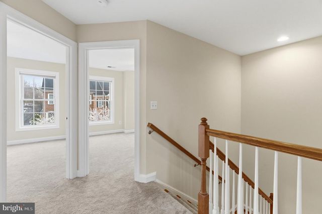 8002 SAMUEL WALLIS ST, Lorton, VA 22079