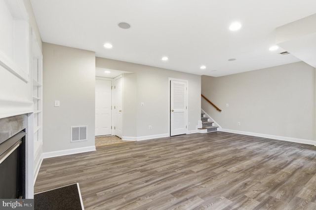 8002 SAMUEL WALLIS ST, Lorton, VA 22079