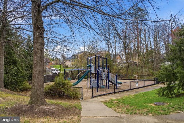 8002 SAMUEL WALLIS ST, Lorton, VA 22079