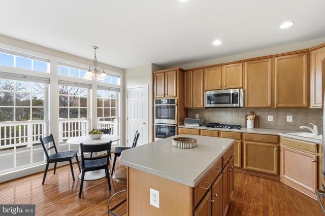 8002 SAMUEL WALLIS ST, Lorton, VA 22079