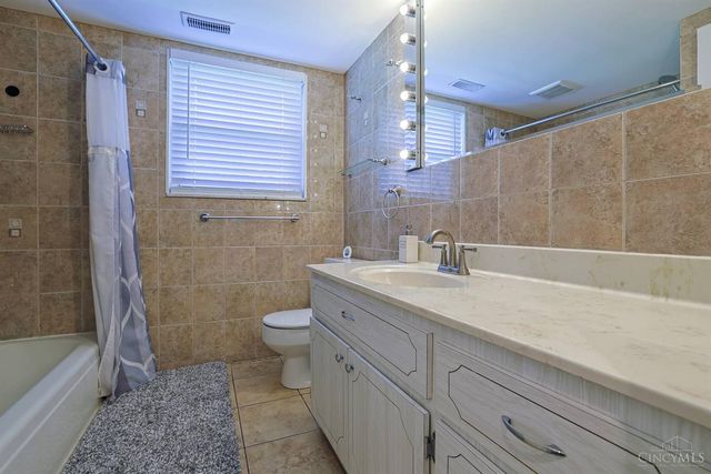 5310 E Kemper Road, Sharonville, OH 45241