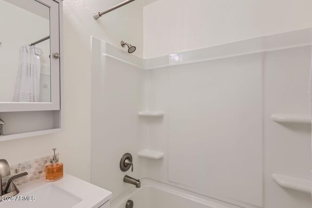 800 W Howe Street, Tempe, AZ 85281