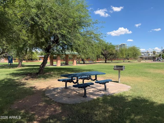 800 W Howe Street, Tempe, AZ 85281