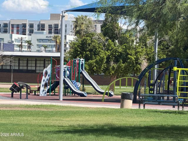 800 W Howe Street, Tempe, AZ 85281