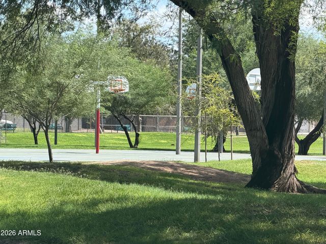 800 W Howe Street, Tempe, AZ 85281