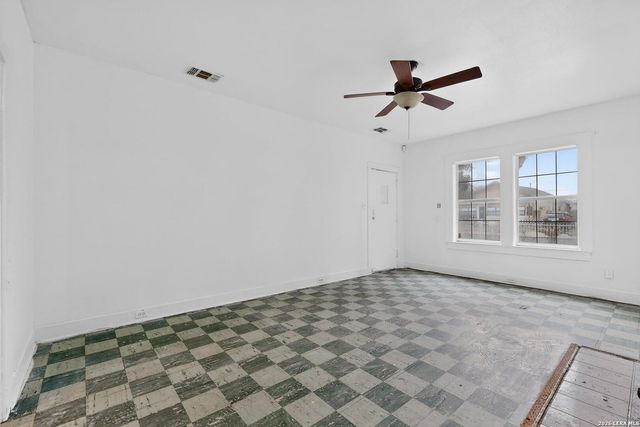 3019 W Houston, San Antonio, TX 78207