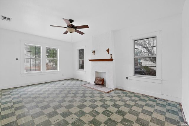 3019 W Houston, San Antonio, TX 78207