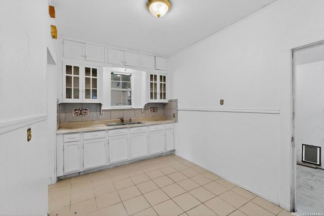 3019 W Houston, San Antonio, TX 78207