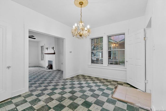 3019 W Houston, San Antonio, TX 78207