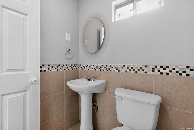 3019 W Houston, San Antonio, TX 78207