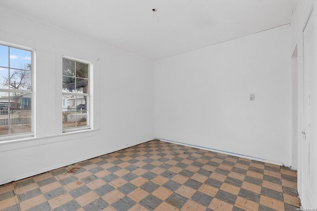 3019 W Houston, San Antonio, TX 78207