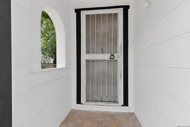 3019 W Houston, San Antonio, TX 78207