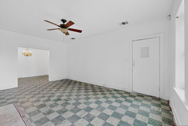 3019 W Houston, San Antonio, TX 78207