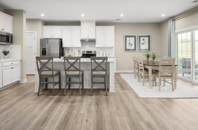 5042 Kensington Way, Pleasant View, TN 37146