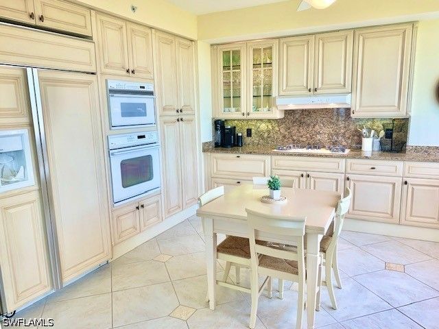 6597 NICHOLAS BLVD 1101, Naples, FL 34108